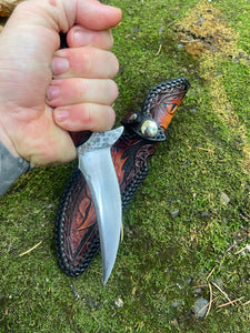 *Available* Gryphon! Slender and elegant belt knife